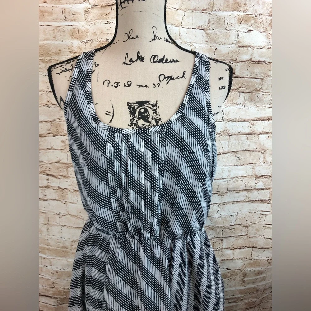 Ecote’ Handkerchief Hem Sleeveless Dress Medium - Picture 2 of 7